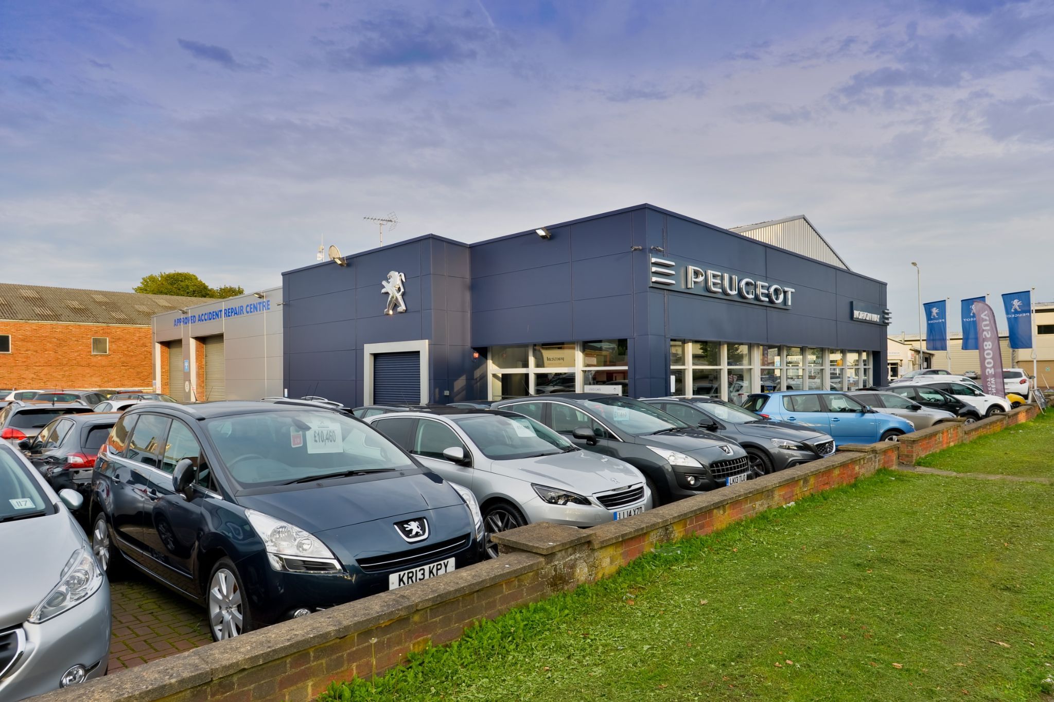 Norton Way Peugeot | Car dealership in Letchworth Garden City | AutoTrader